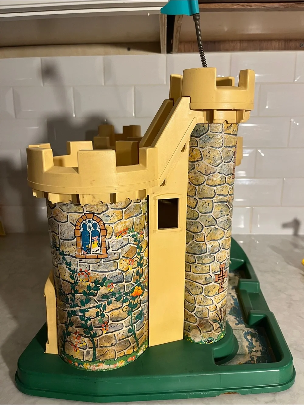 1974 Vintage Fisher Price Little People Play Family Castle #993